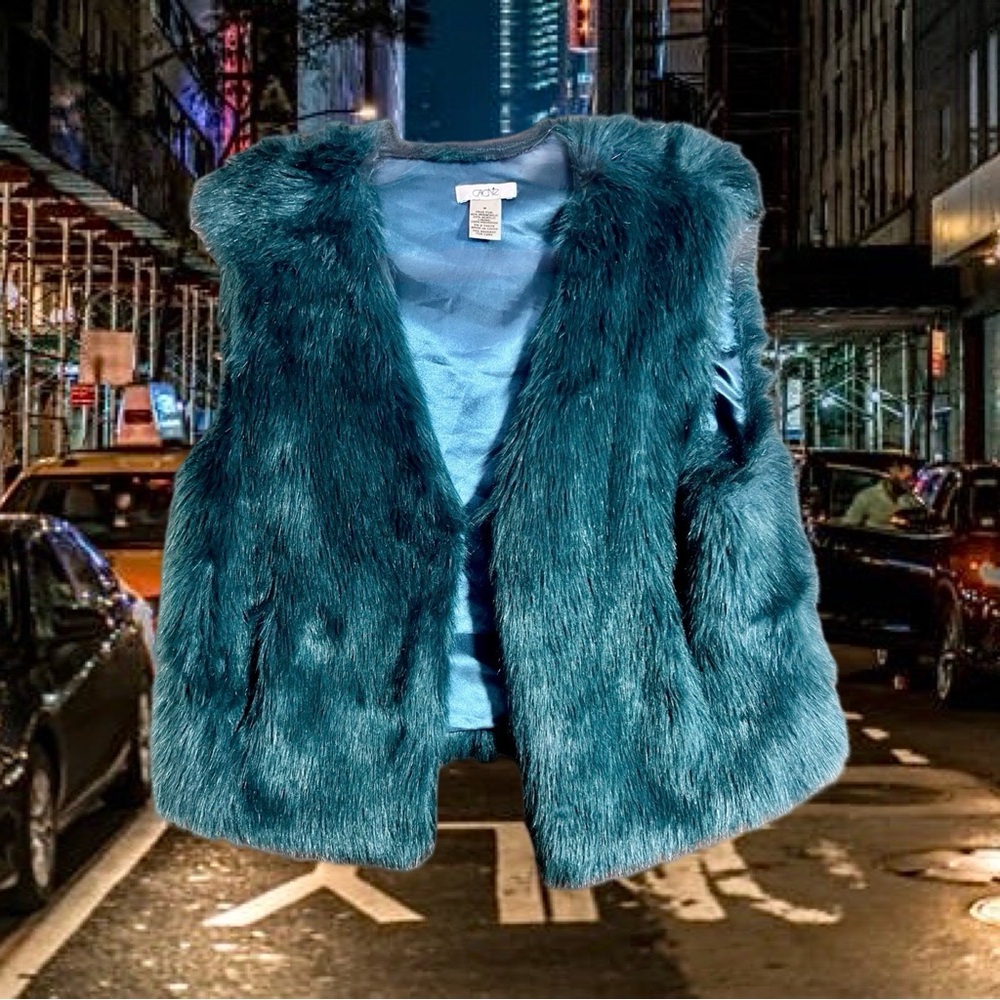 Cache' Teal Faux Fur Vest Size Medium